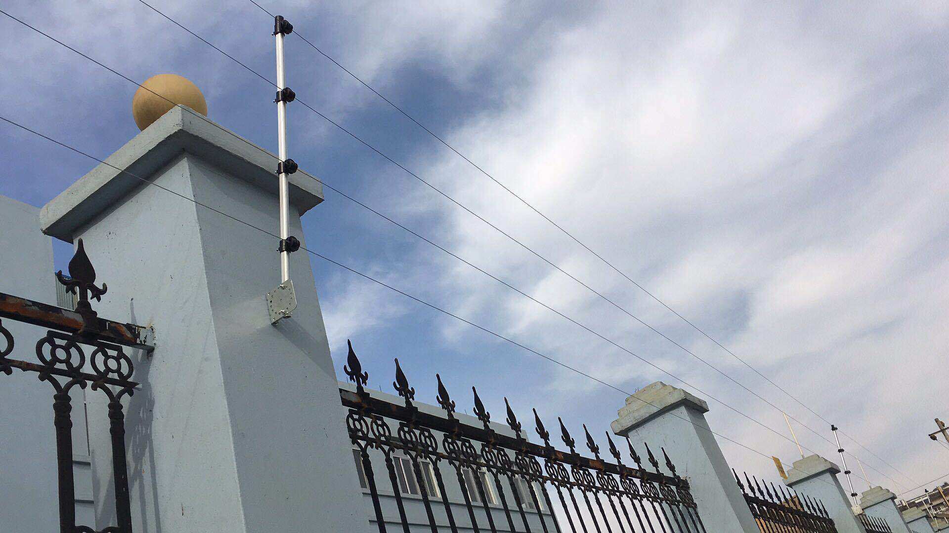 电子围栏系统全套张力报定主机围墙防盗电警智能电子脉冲围栏系统