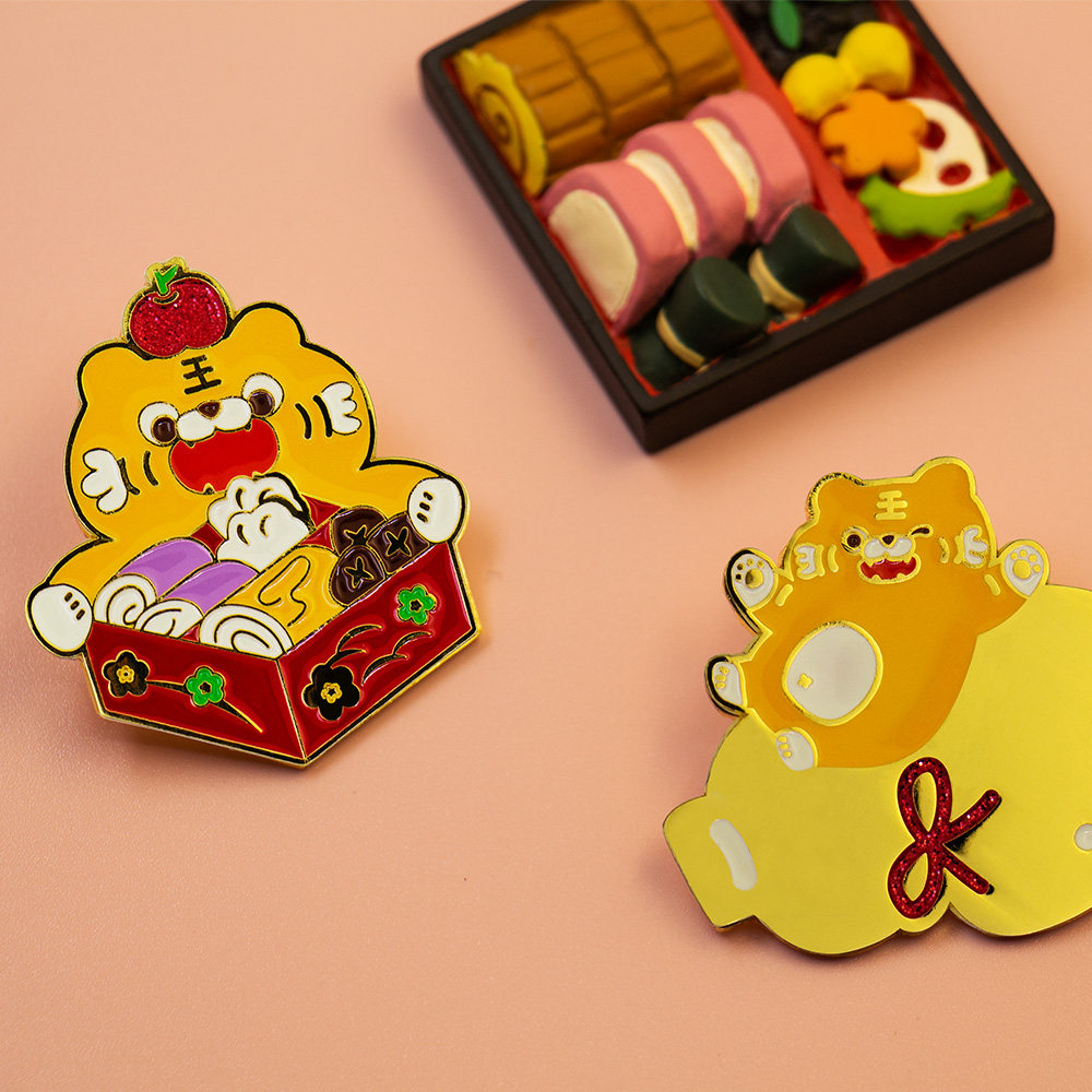 原品生活2022新年圣诞节生日礼物金属徽章盲盒惊喜盒可爱胸针饰品