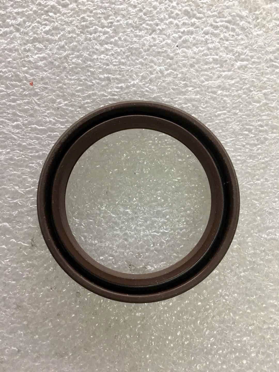 一汽红旗世纪星名仕四代曲轴油封农机配件