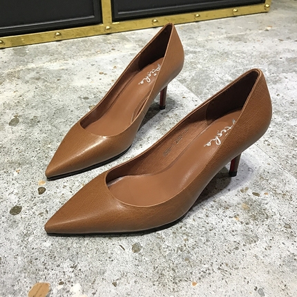 欧洲风格站2017早秋新款女鞋胎牛皮尖头浅口焦糖色细跟高跟鞋单鞋