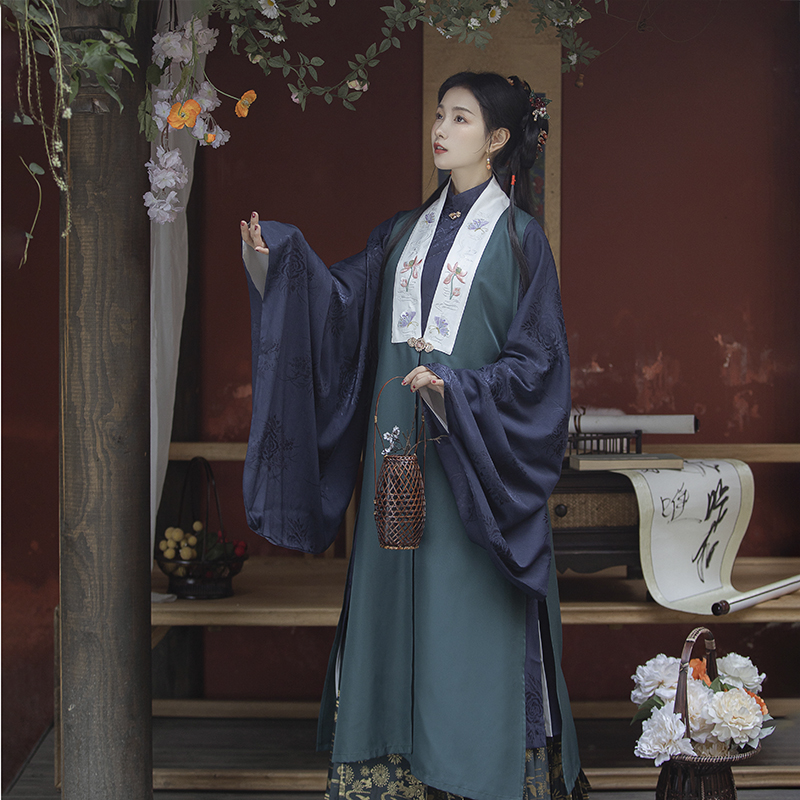 卿如故原创白菜汉服明制比甲绣花加长破肩甲一春秋款新品纯色促销 - 封面