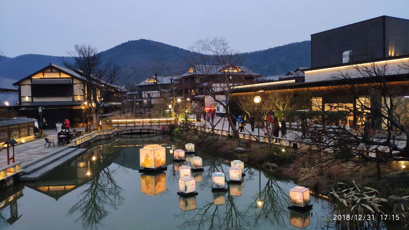 住无锡拈花湾有好多类型的房间,住景区内游玩比较方便,但还需要买门票