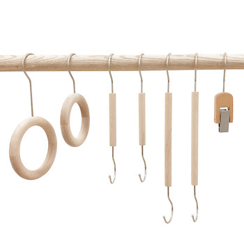 ຮ້ານຂາຍເສື້ອຜ້າ hook creative ໄມ້ແຂງວົງ s hook bag wrapping hook display rack scarf rack ring trouser clip hook