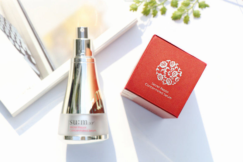 苏秘的包装超好看,盒子上的logo非常有特色,有种东方古典美,看上去