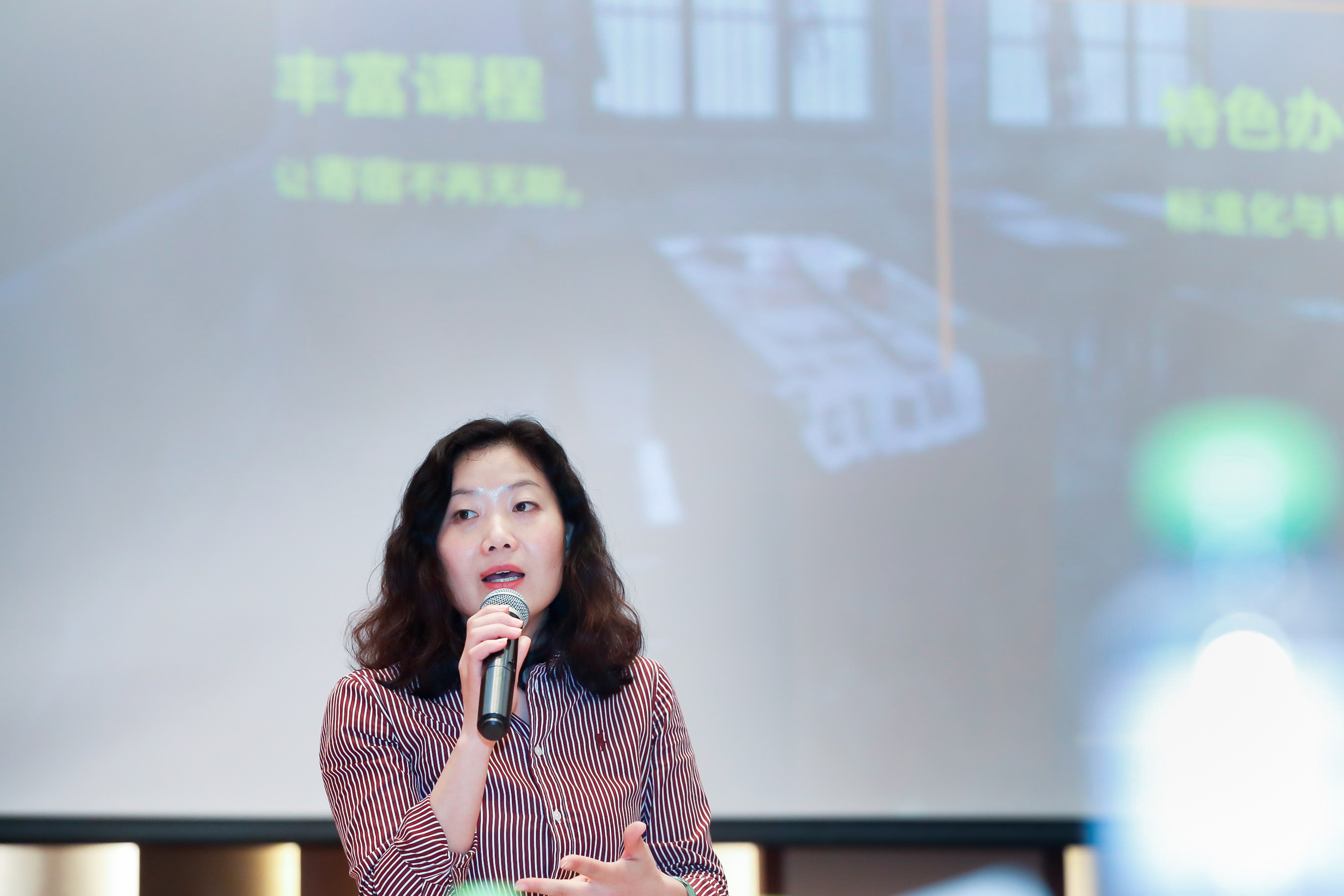 马云午餐会谈乡村教育:推进寄宿制计划-趣客网