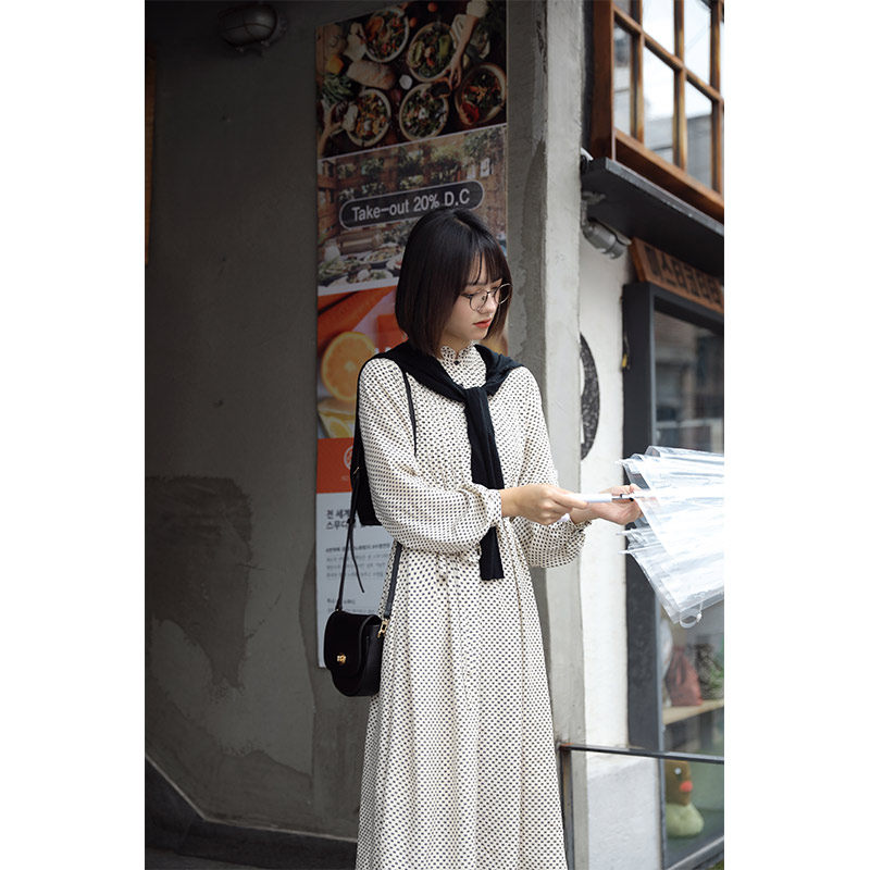 他他商城 女装 叙旧印花木耳领长袖连衣裙收腰显瘦气质裙子女秋 晚风