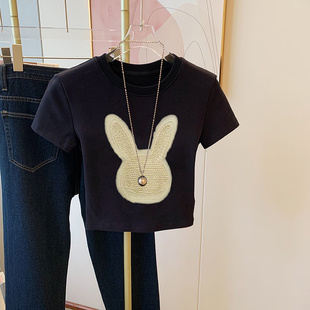 韩国黑色短袖t恤女夏季2024新款兔子美式设计感修身显瘦正肩短款~