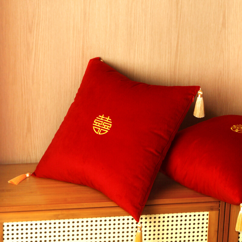 中国风红色喜字丝绒抱枕婚礼新家卧室布艺靠枕新中式沙发靠垫