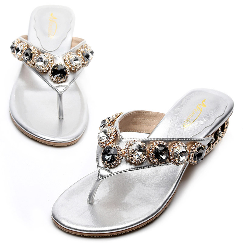 真皮水钻中跟防滑人字拖夹脚镶钻带钻外穿百搭女凉拖 - 水晶之恋女鞋