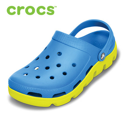 Crocs洞洞鞋