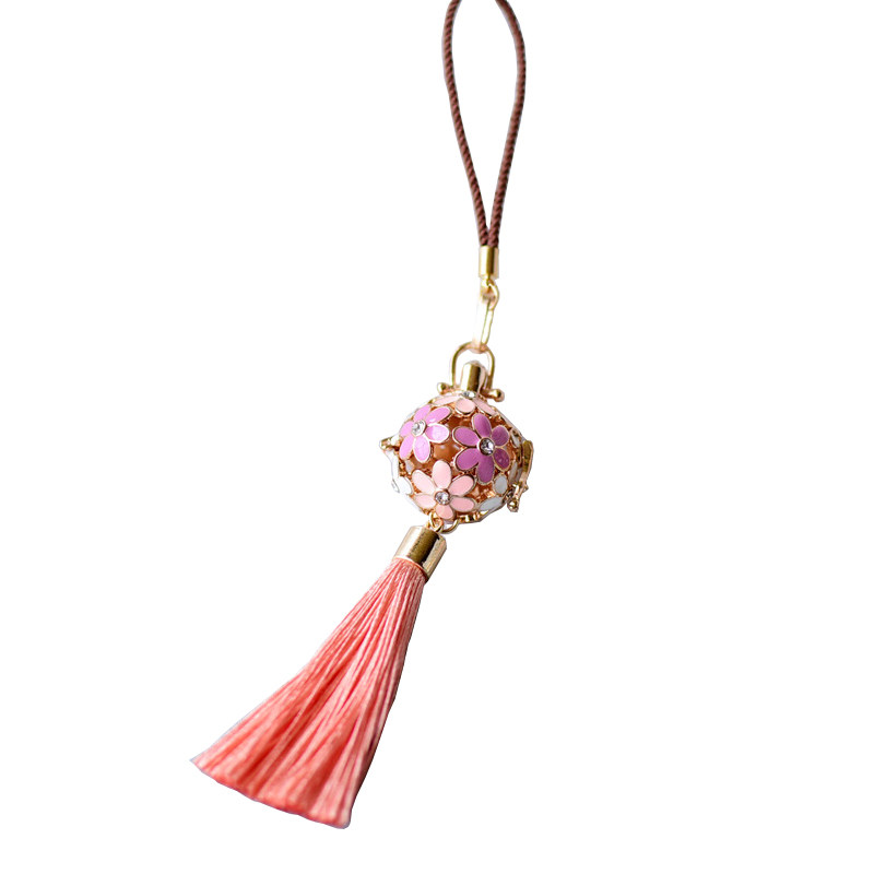 森系小清新镂空合金香薰球挂件香水精油香薰囊车包包手机流苏挂件