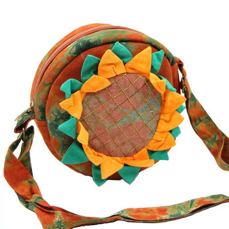 云南民族风布艺手工向日葵斜跨单肩女士包休闲旅游小圆包百搭棉麻