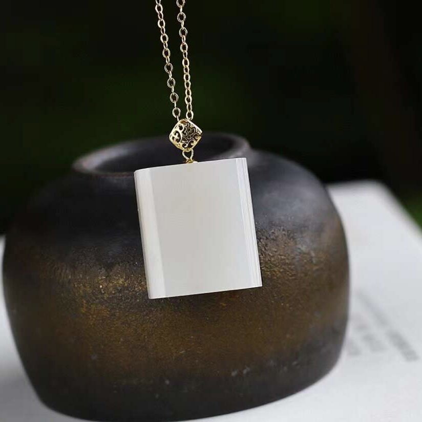 天然新疆和田白玉无事牌吊坠18k金镶嵌羊脂玉方形锁骨链项链女款