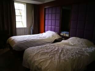 衢州8090白马酒店