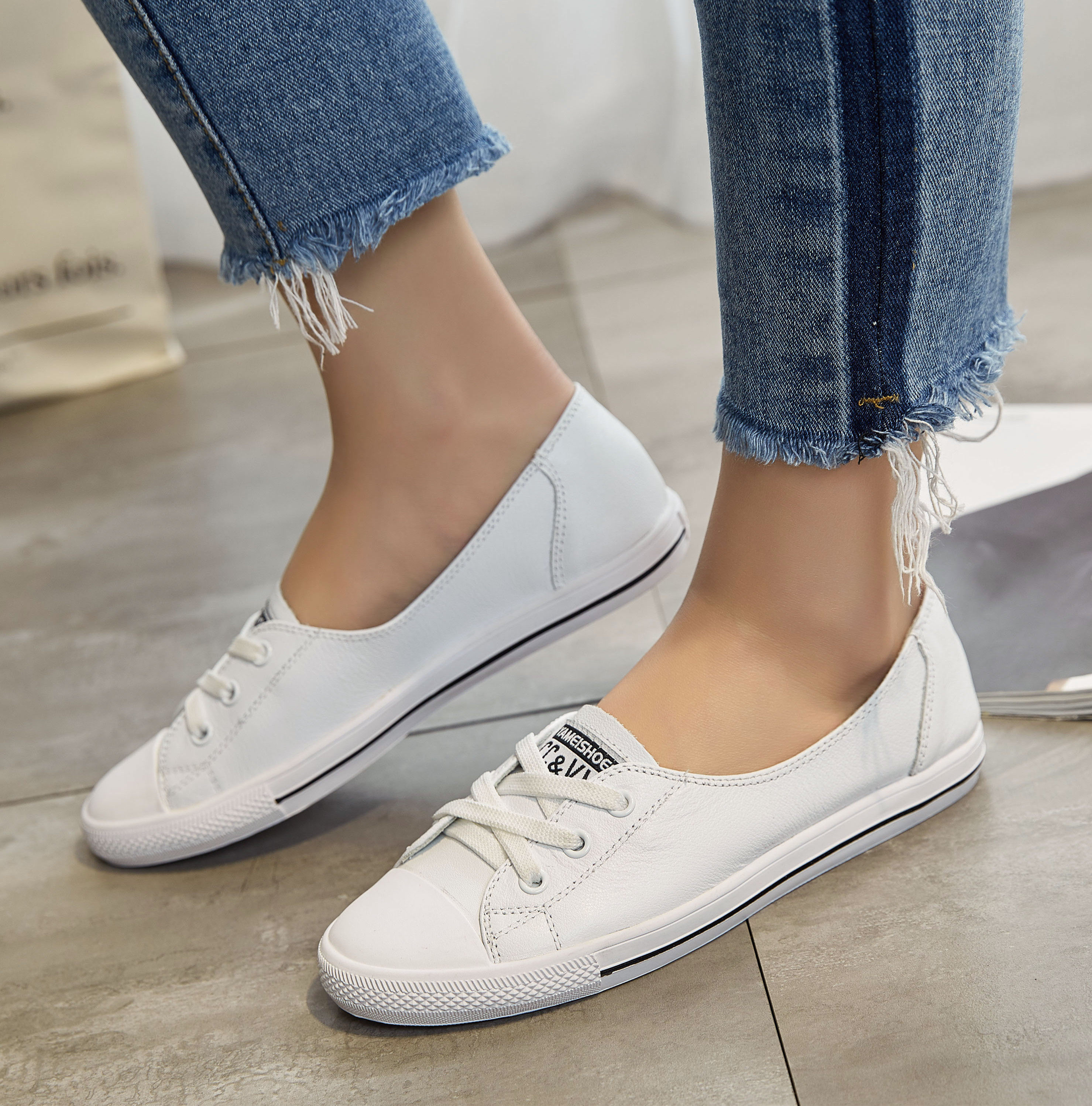 真皮懒人小白鞋女2020流行女鞋新款头层牛皮平底一脚蹬浅口女单鞋