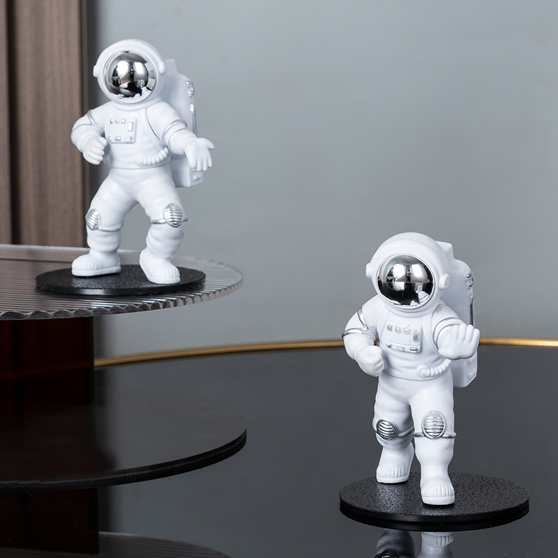 创意中国功夫宇航员小太空人电视柜客厅书房桌面摆件装饰生日礼物