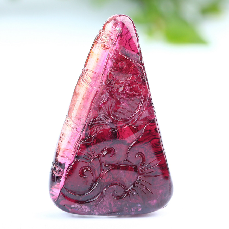 极品天然西瓜碧玺雕刻龙吊坠 重:24.42克 颜色超艳 晶体透