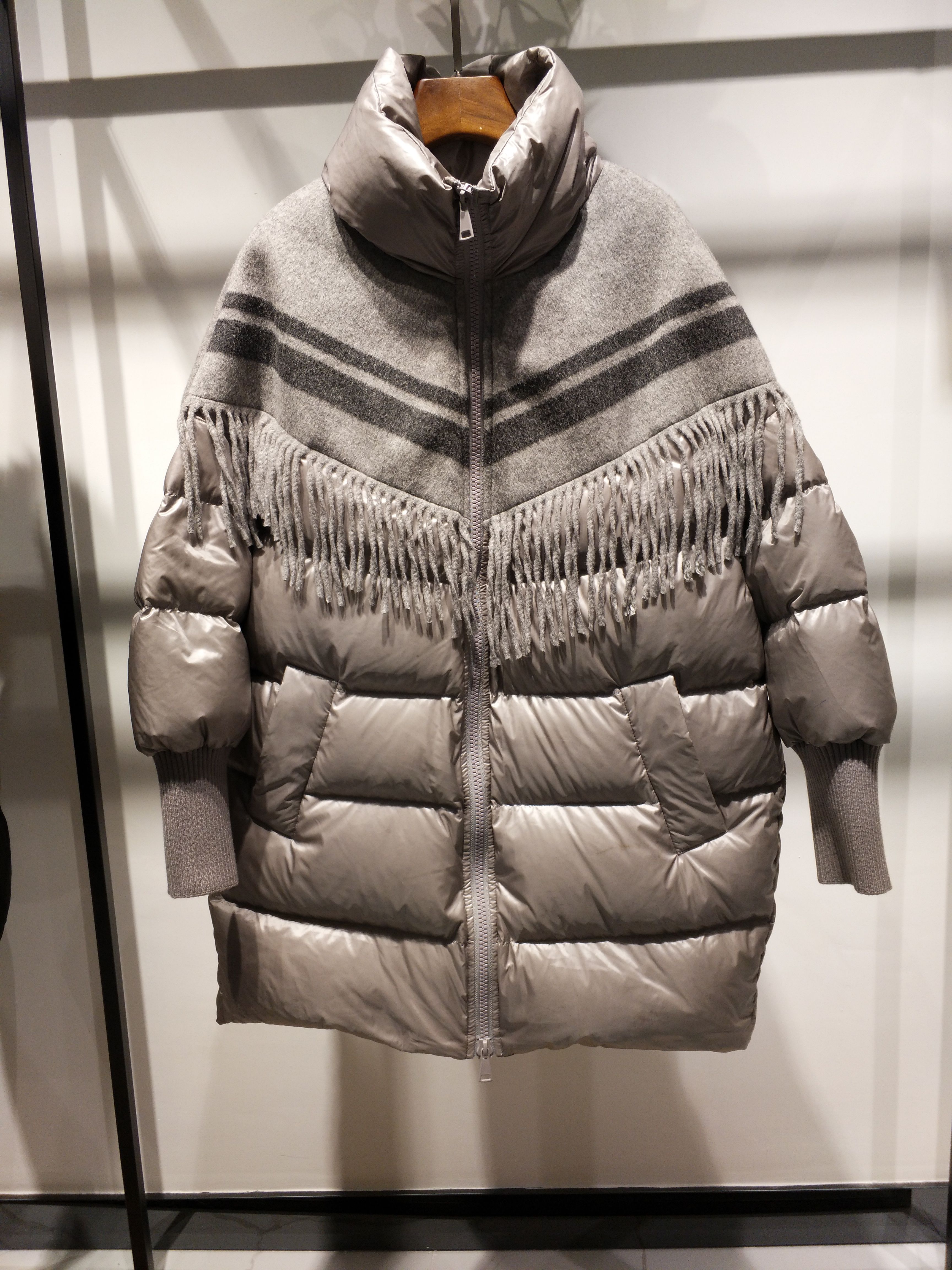 维伊_羽绒服女中长款ve莲维伊2019冬装新款羊绒流苏拼接款外套b10a57