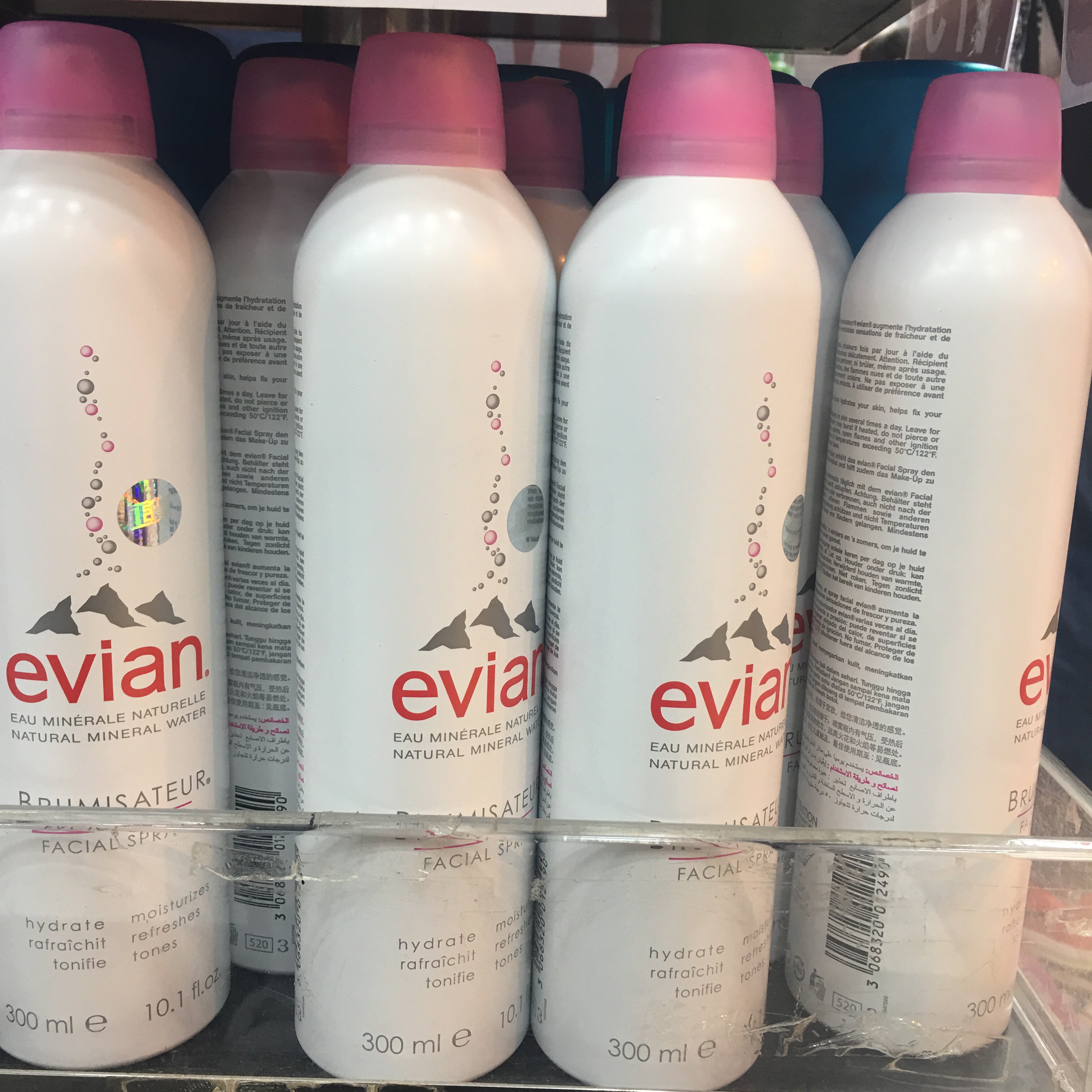 热销依云矿泉水 护肤_法国evian依云天然矿泉水大喷雾300ml补水保湿