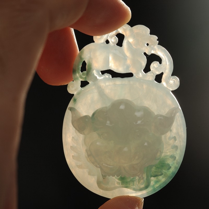 玉之魂珠宝翡翠糯种兽头挂件 37.16g