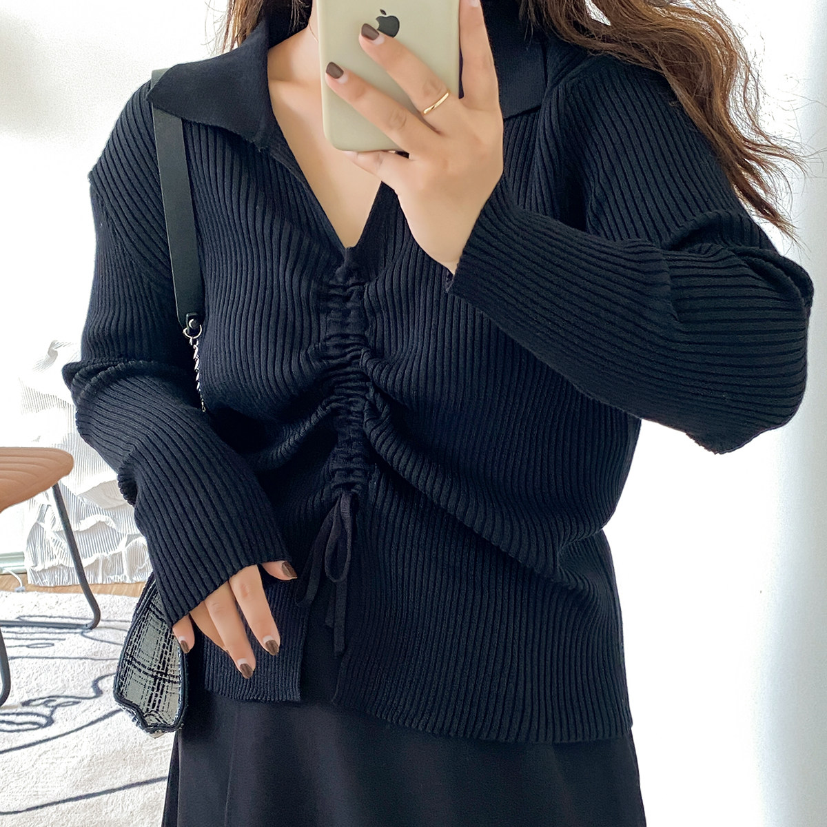 大杨微胖mm修身v领显瘦针织衫女早秋薄款设计感polo短款抽绳上衣