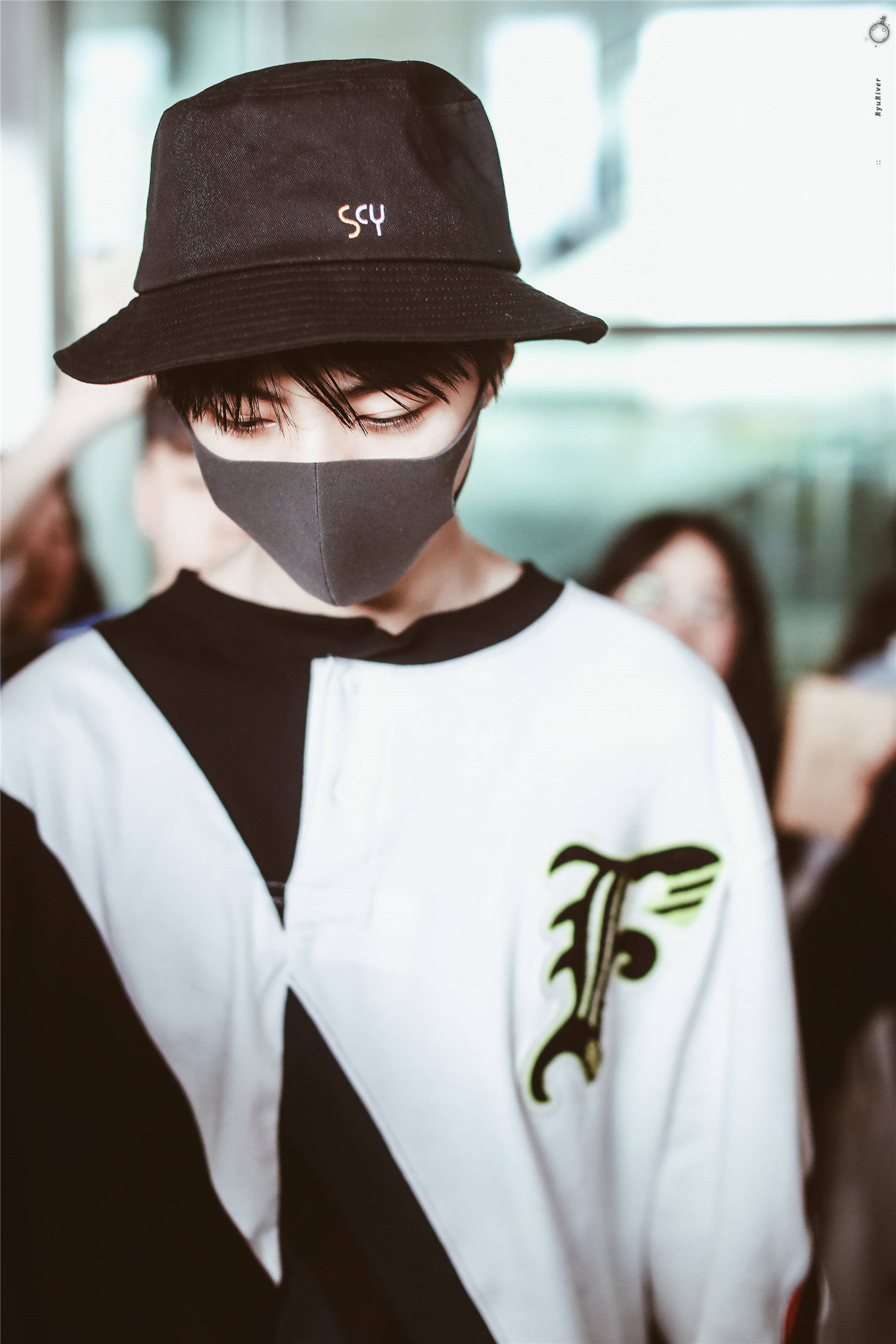 特价tfboys同款帽子_tfboys王俊凯同款字母刺绣帽子男韩版日系百搭