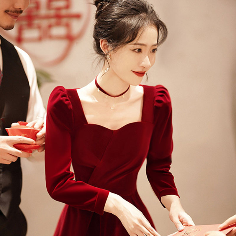 法式小香风年会礼服轻奢小众高端温柔红色金丝绒大码女装