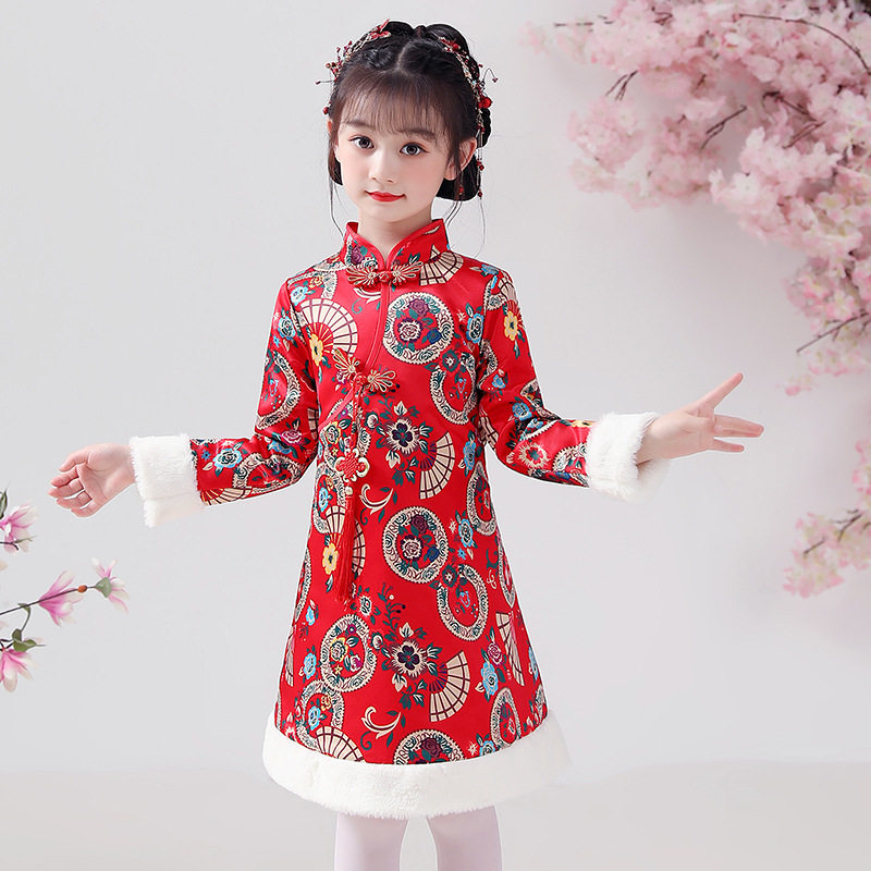 女童红裙子过年中国风