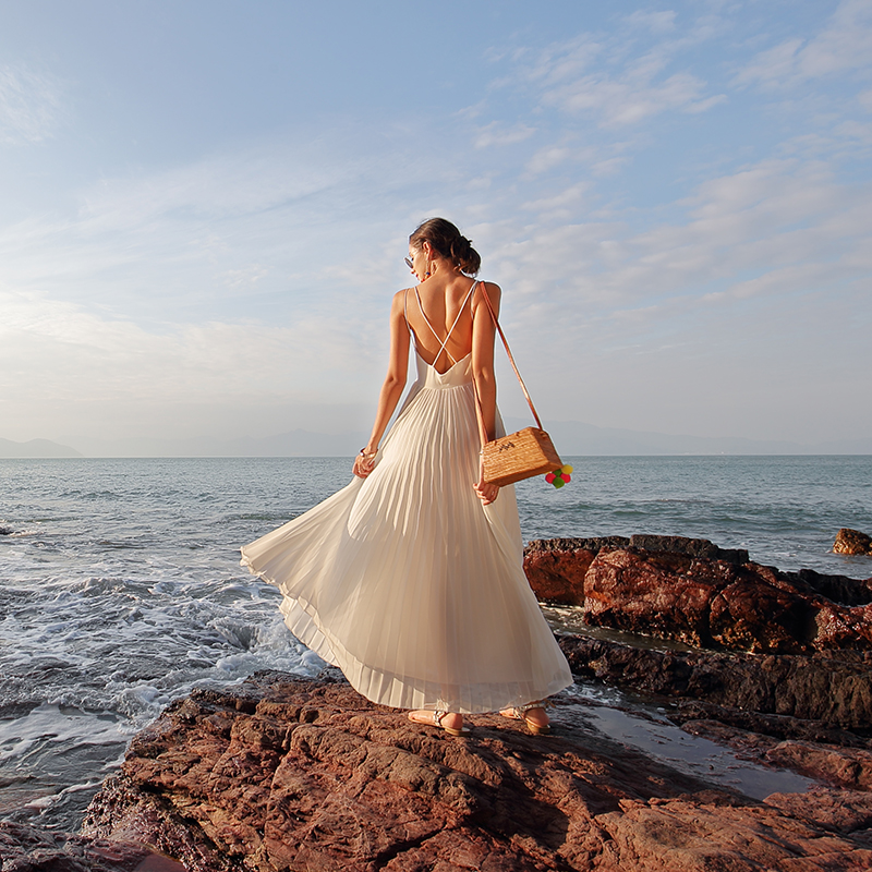 超好看高级感连衣裙独特法式浪漫绝美大露背度假海边仙女沙滩裙