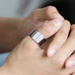 大拇指戒指男霸气图片