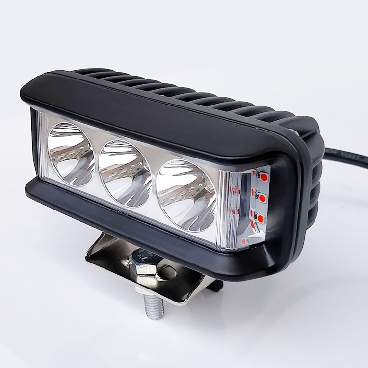 超亮12v汽车中网灯前杠雾灯led车顶射灯24v伏红蓝爆闪警示前大灯