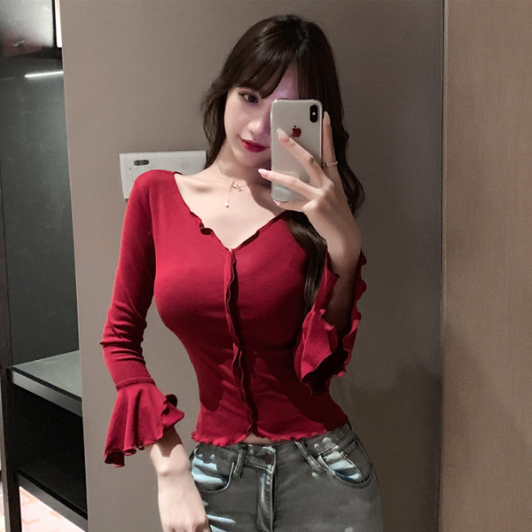 很仙的上衣显丰满露沟深v领喇叭袖修身夜店性感长袖t恤女挤奶低胸