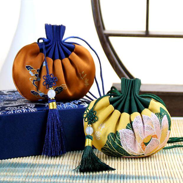 节香包香囊 空袋子防疫平安福随身 高档薰衣草刺绣荷包袋香袋优惠券