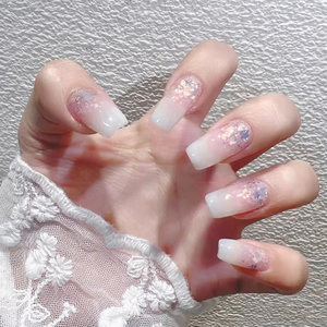 裸色光疗甲成品图片