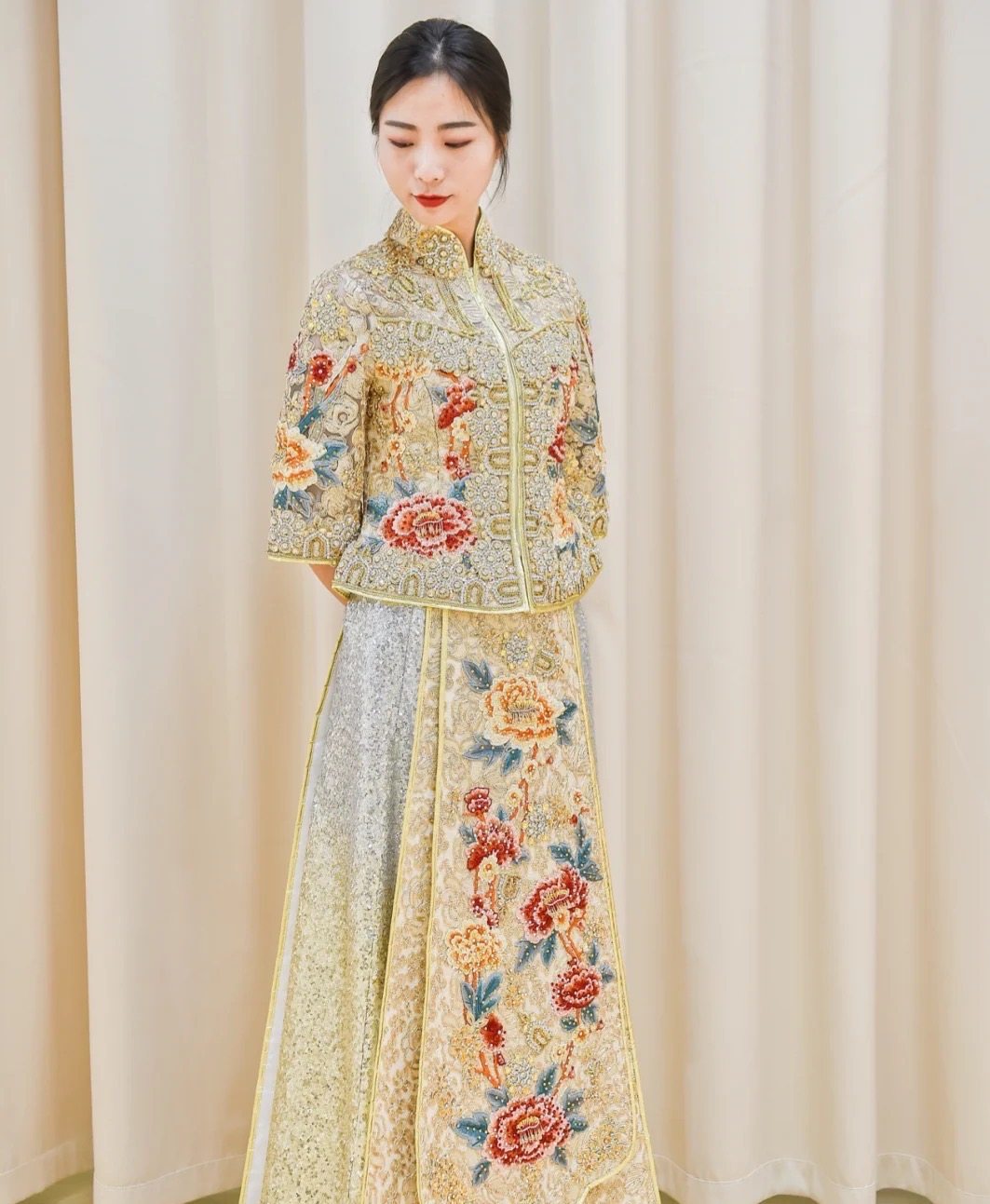 出租新款金色两穿马来褂秀禾服修身显瘦中式婚礼新娘礼服夏季旗袍