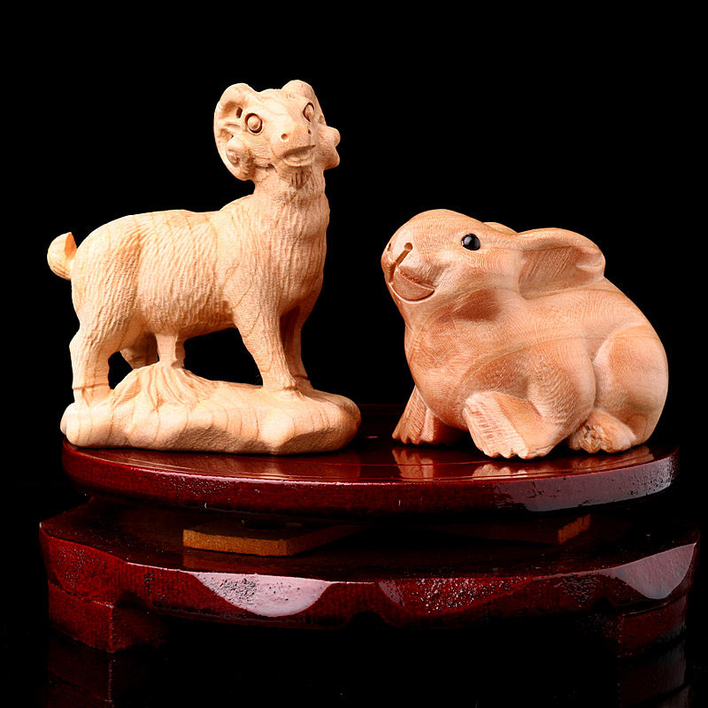 福瑞堂旗舰店的优惠券大全—羊兔赐瑞桃木摆件生肖属猪2022年摆件兔形