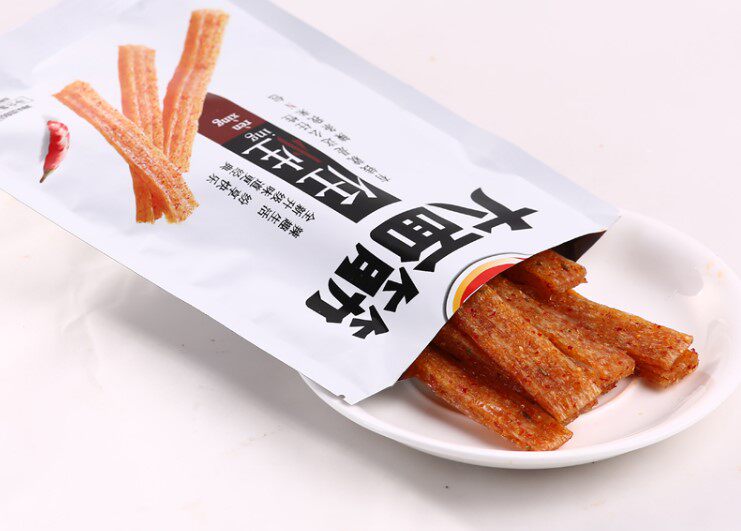 一折卫龙辣条大面筋麻辣味零食小吃