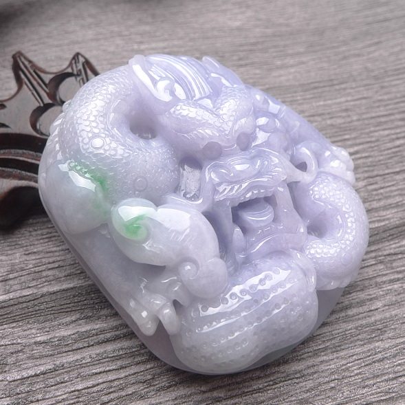 a货翡翠紫罗兰龙牌吊坠75.16克