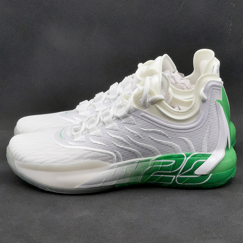 海沃德1代篮球鞋