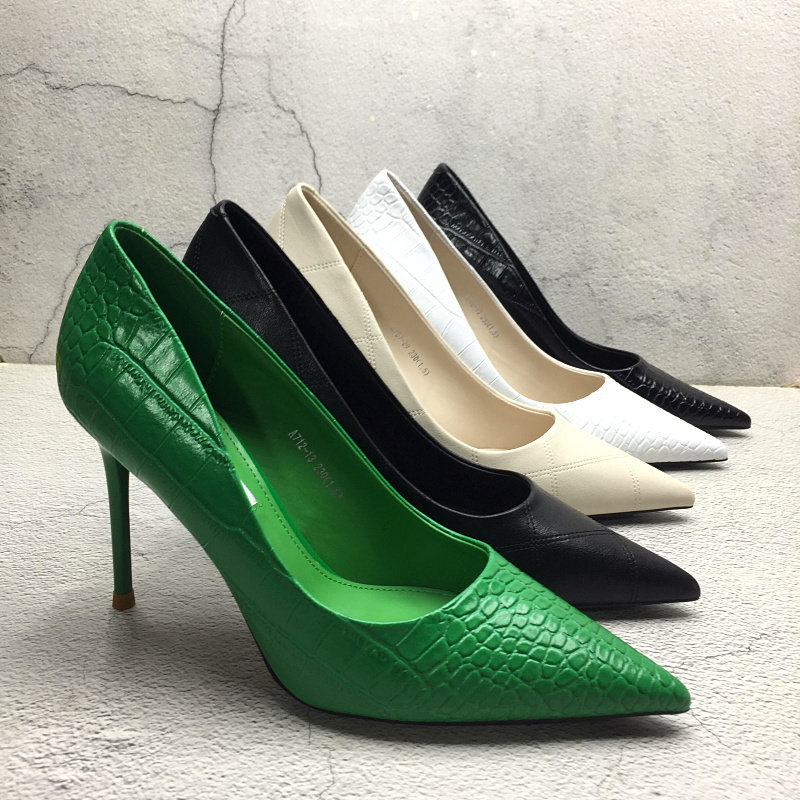 鳄鱼皮女鞋