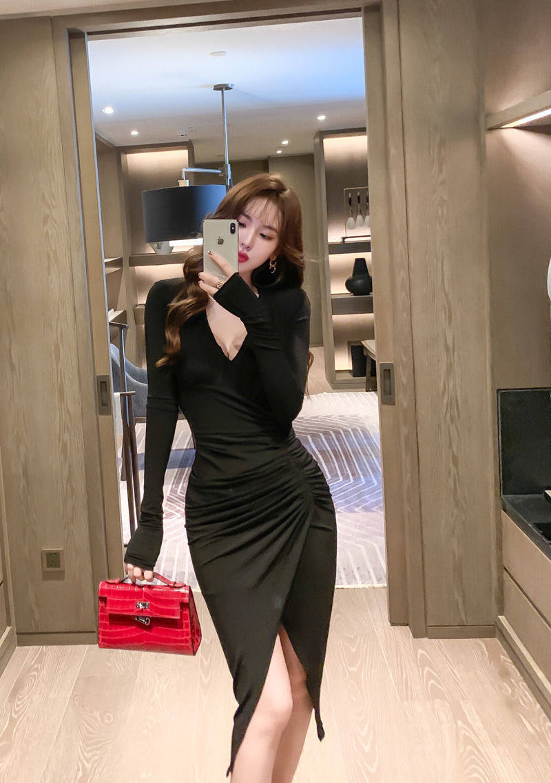 欧洲站法式深v褶皱连衣裙秋冬中长款黑色显瘦性感紧身气质礼服裙