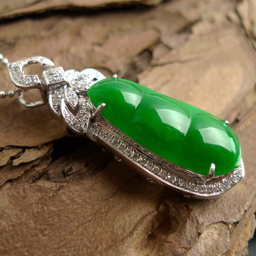 缅甸a货翡翠 老坑种辣帝阳绿翡翠福豆吊坠 5.06g