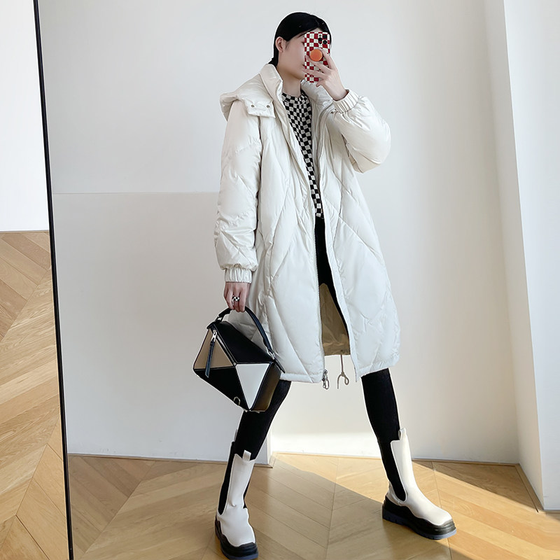 米白色羽绒服女中长款2021年冬季新款韩版连帽宽松白鸭绒休闲外套