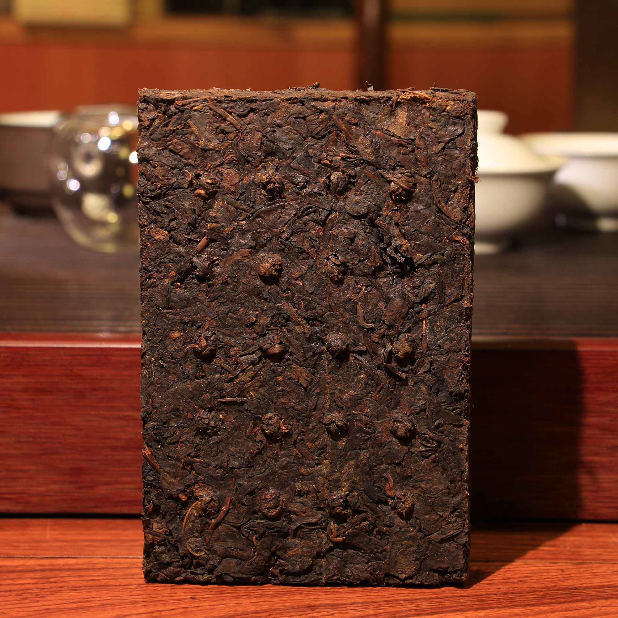 32块 2010年 中茶7581熟砖250克/块