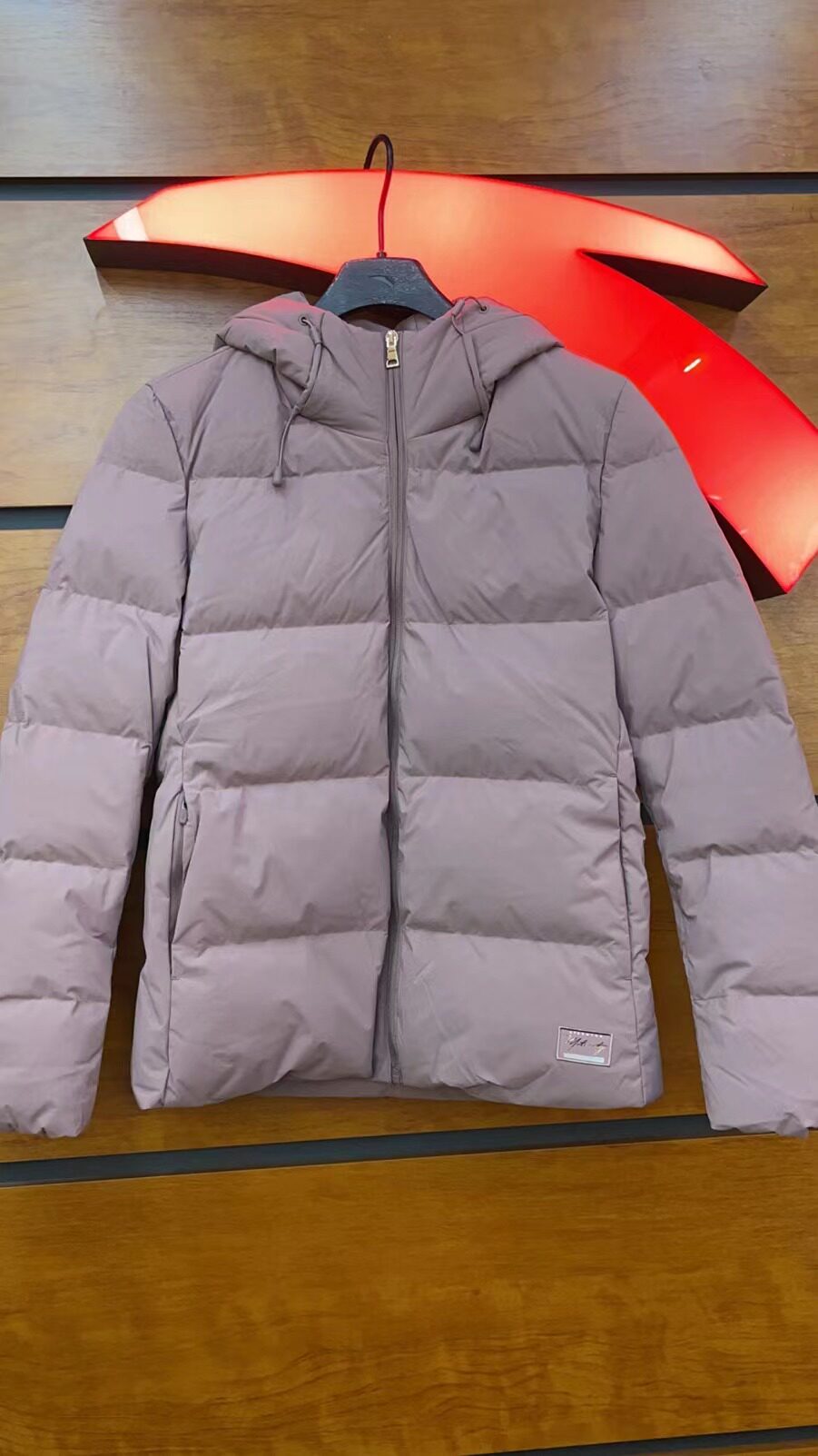 安踏羽绒服短款女