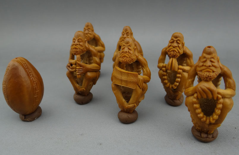 核雕名家徐林《瘦骨罗汉》高镂空雕刻,极具收藏价值