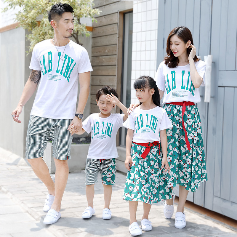 不一样的亲子装2019新款一家四口大码白色短袖绿色碎花母女裙套装在类目 童装/婴儿装/亲子装, 亲子装/亲子时装中 - 来自Buy2taobao.com提供专业的淘宝代购服务