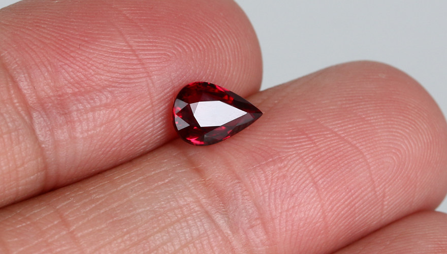 1.01ct 莫桑比克天然无烧鸽血红红宝石裸石 grs国际证书