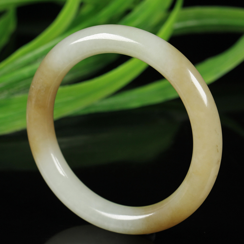 经典圆条手镯 内径56# 和田玉糖青白玉手镯 48.3克