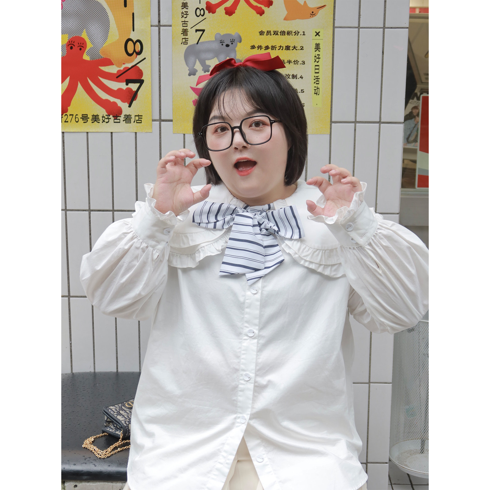 白衬衫女娃娃领大码